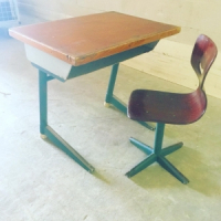 Vintage bureautje met stoeltje nr 157